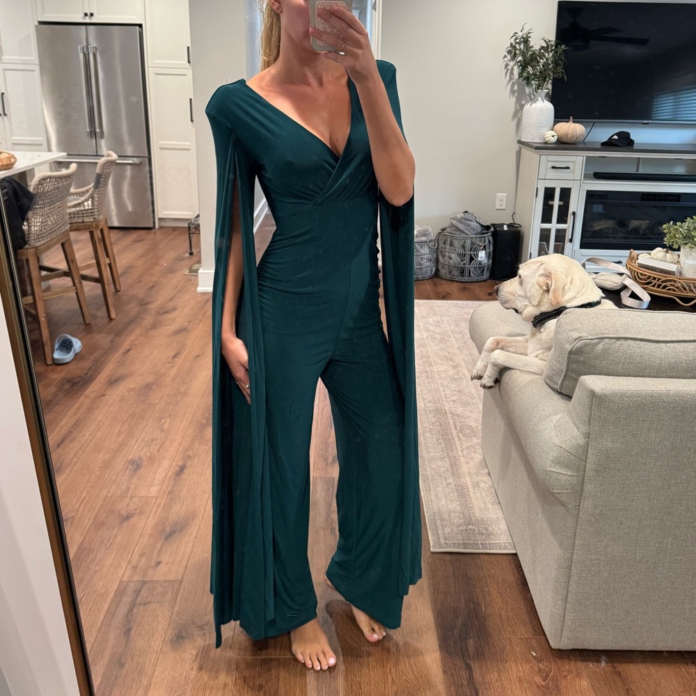 Club London Maternity Jumpsuit Size 4 NWT
